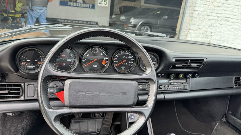 Porsche 911 Carrera 3.2