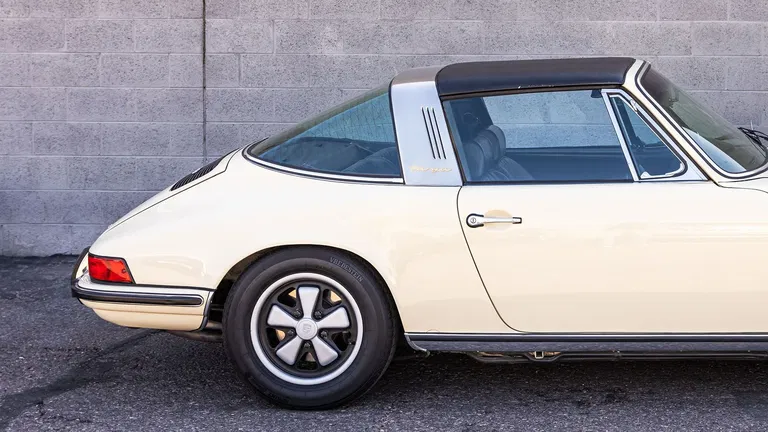 Porsche 911 S (F-Modell)