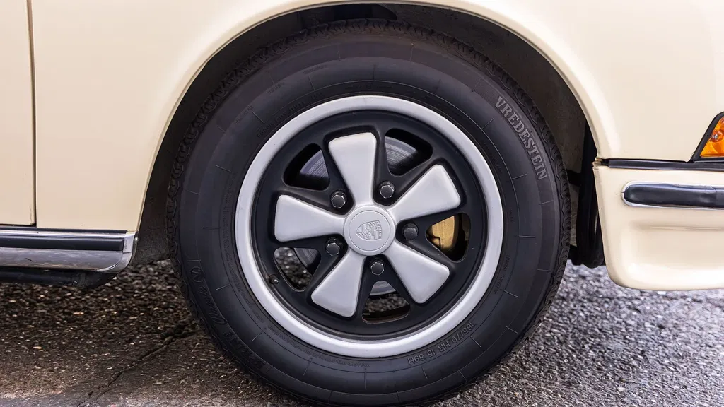 Porsche 911 S (F-Modell)