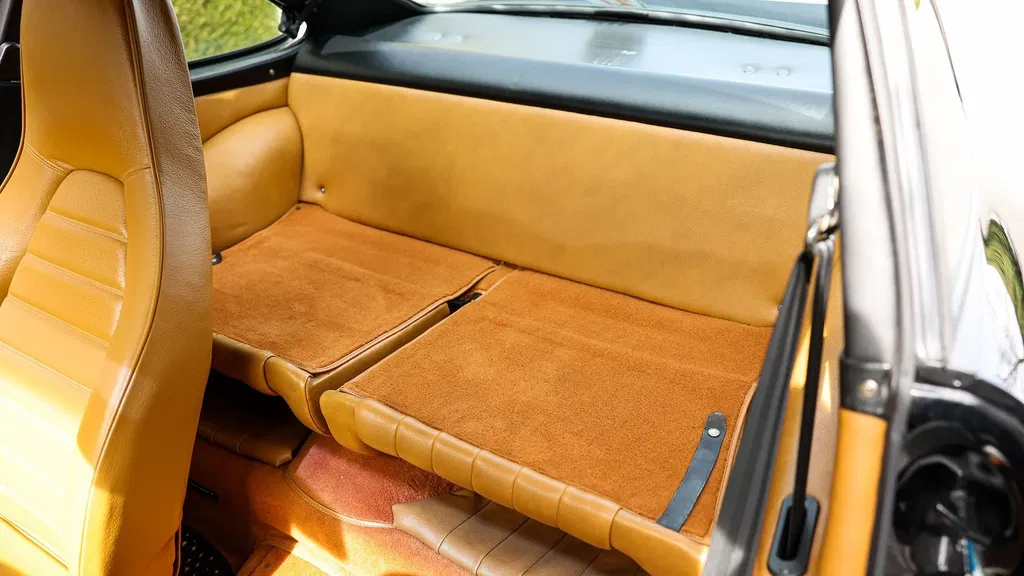 Porsche 911 Carrera (US)