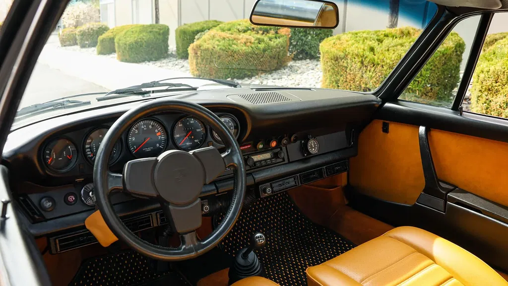 Porsche 911 Carrera (US)