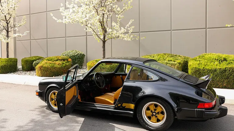 Porsche 911 Carrera (US)