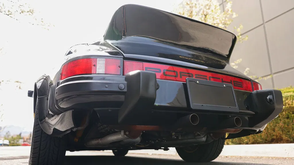 Porsche 911 Carrera (US)