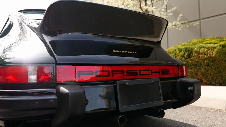 Porsche 911 Carrera (US)