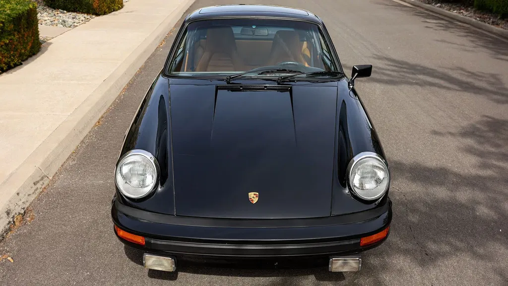 Porsche 911 Carrera (US)