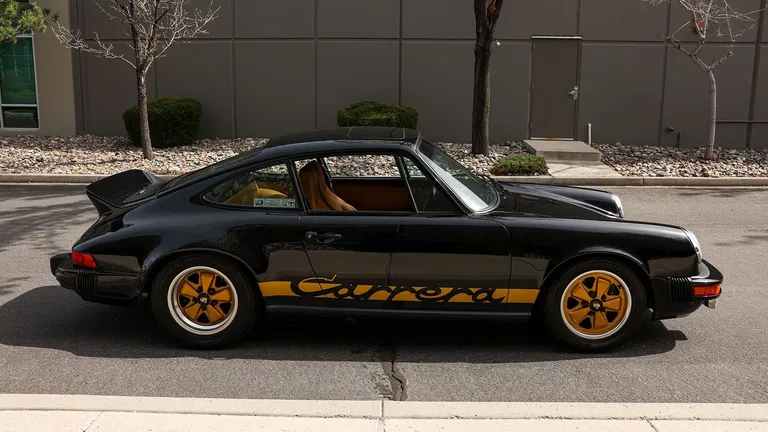 Porsche 911 Carrera (US)