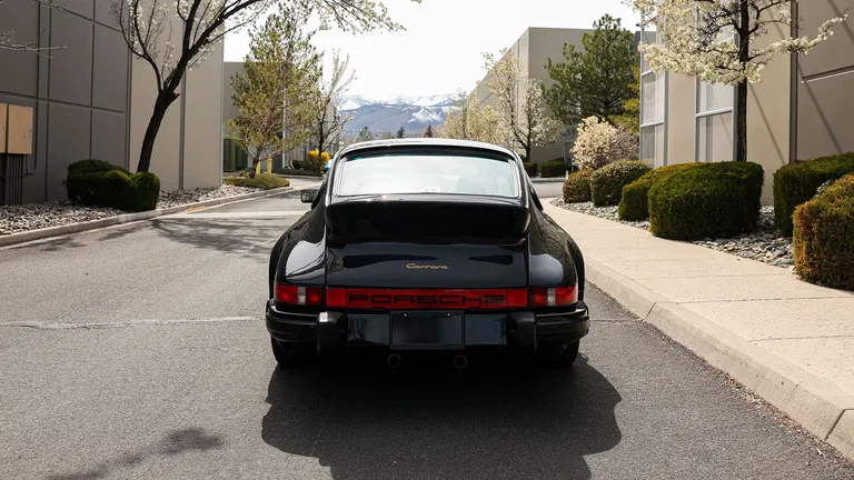 Porsche 911 Carrera (US)