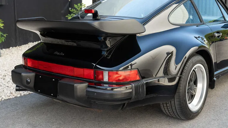 Porsche 911 Turbo 3.3 (US)