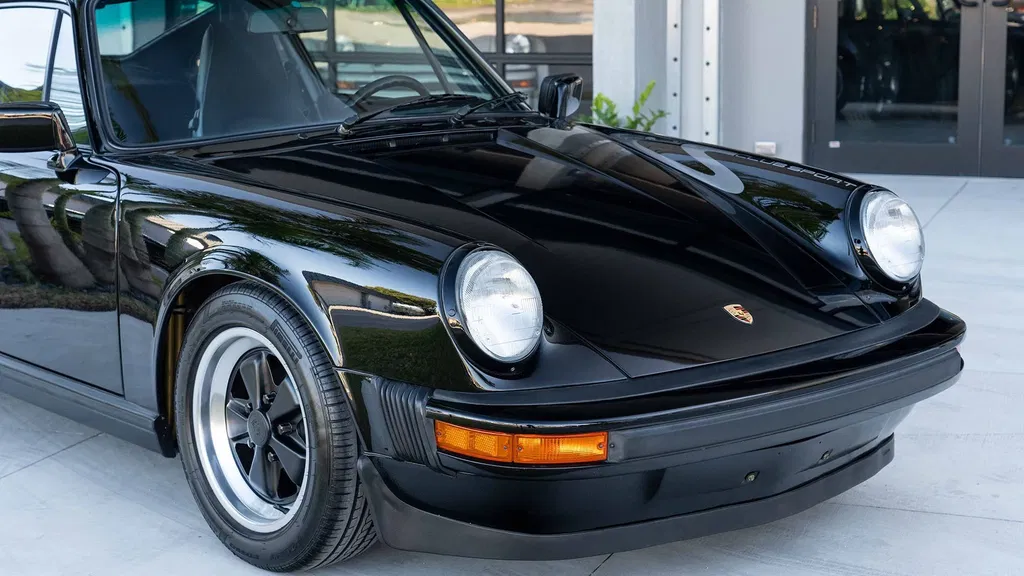 Porsche 911 Carrera 3.2 Clubsport (US)