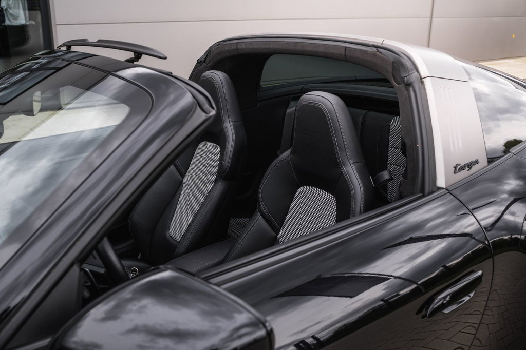 Porsche 992 Edition 50 Jahre Porsche Design