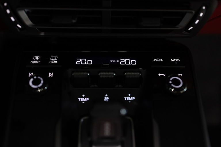 Porsche 992 Carrera 4 GTS