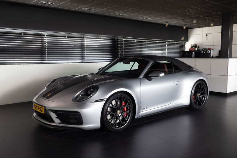 Porsche 992 Carrera 4 GTS