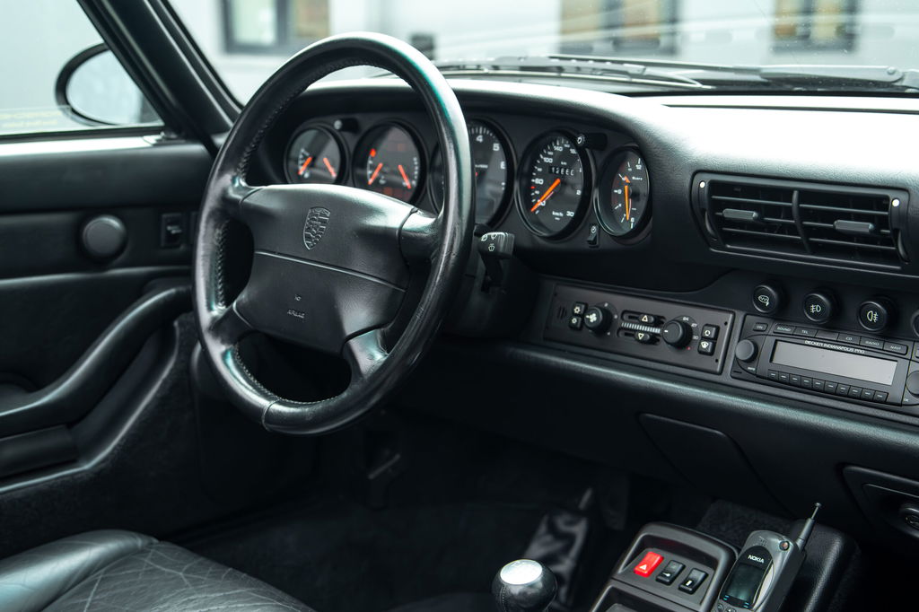 Porsche 993 Carrera 4