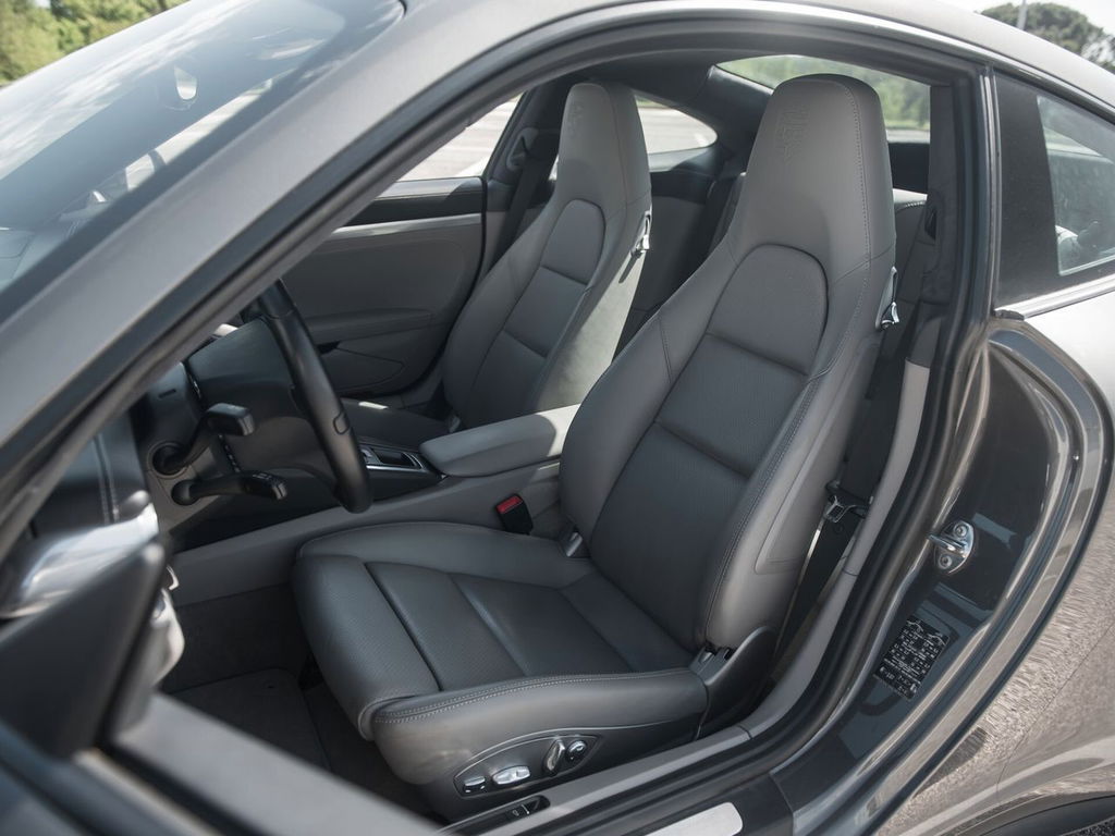 Porsche 991 Carrera 4