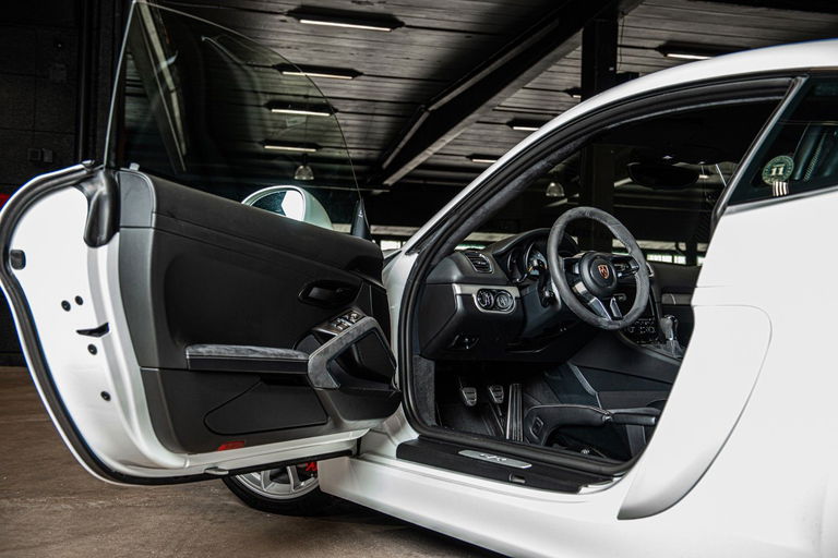 Porsche 981 Cayman GT4