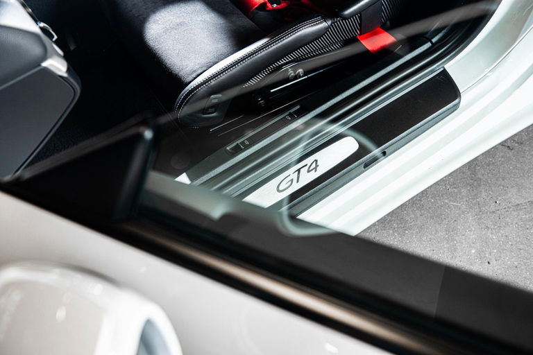 Porsche 981 Cayman GT4