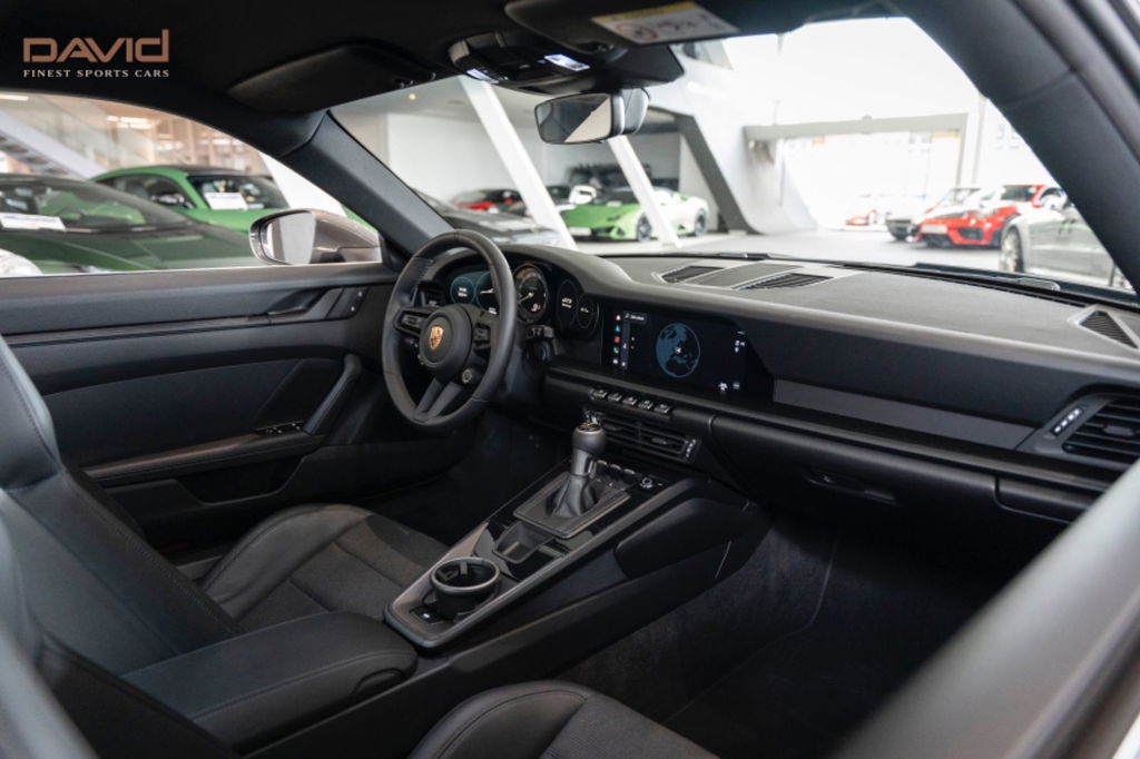 Porsche 992 GT3 Touring