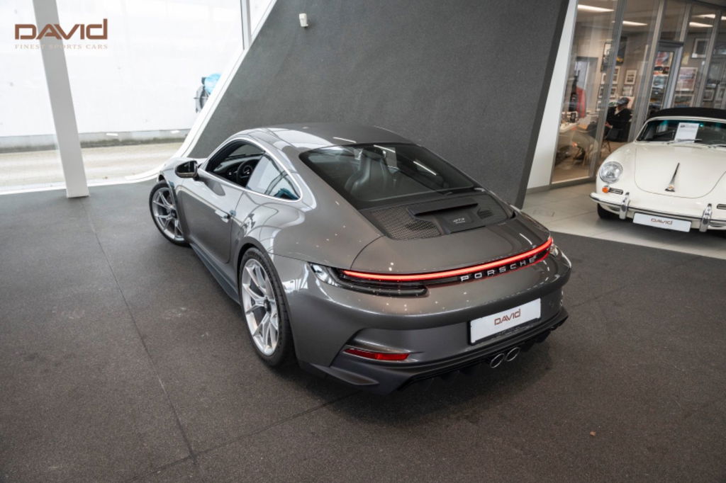 Porsche 992 GT3 Touring