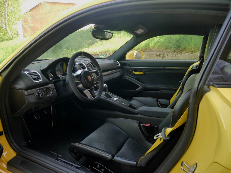 Porsche 981 Cayman GT4