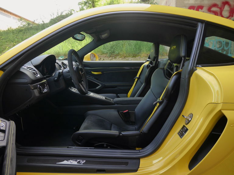 Porsche 981 Cayman GT4