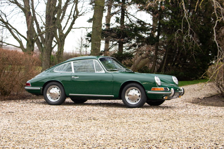1967 PORSCHE 911
