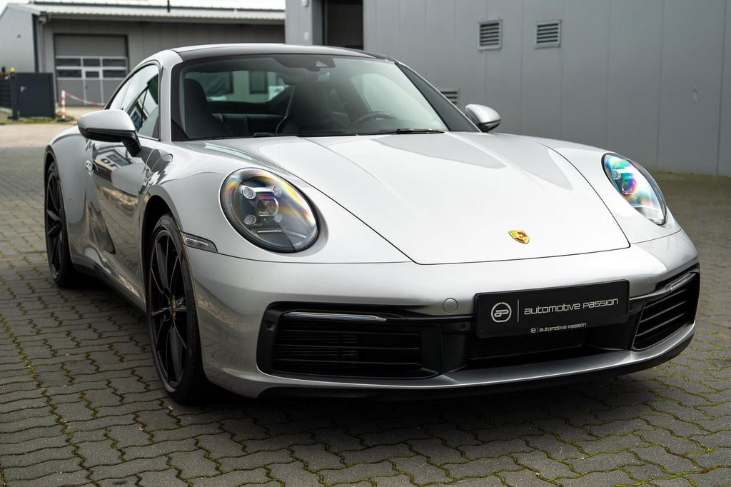 Porsche 992 Carrera