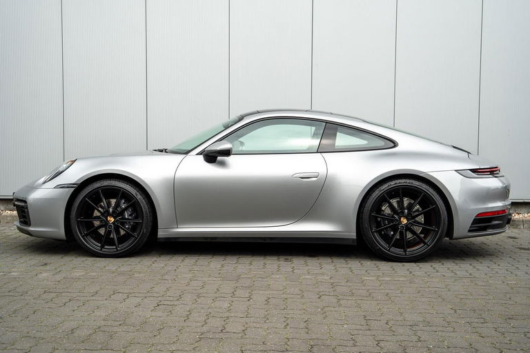 Porsche 992 Carrera
