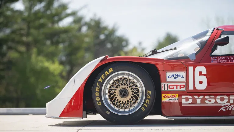 Porsche 962