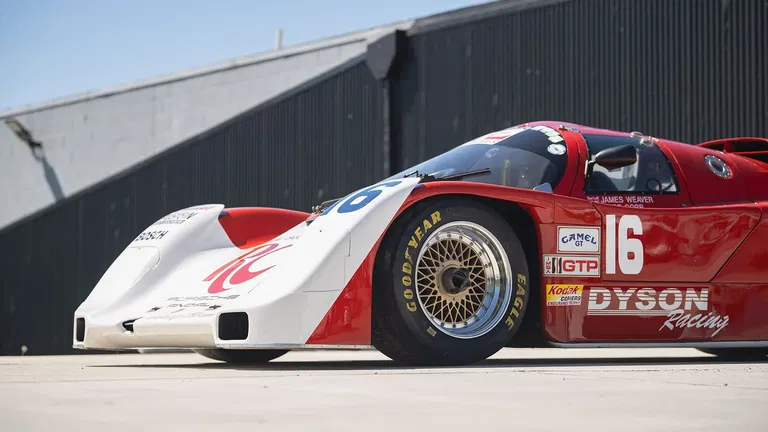 Porsche 962