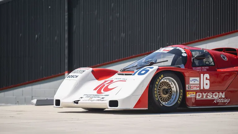 Porsche 962