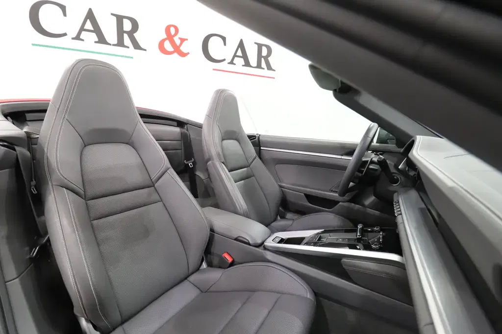 Porsche 992 Carrera 4S