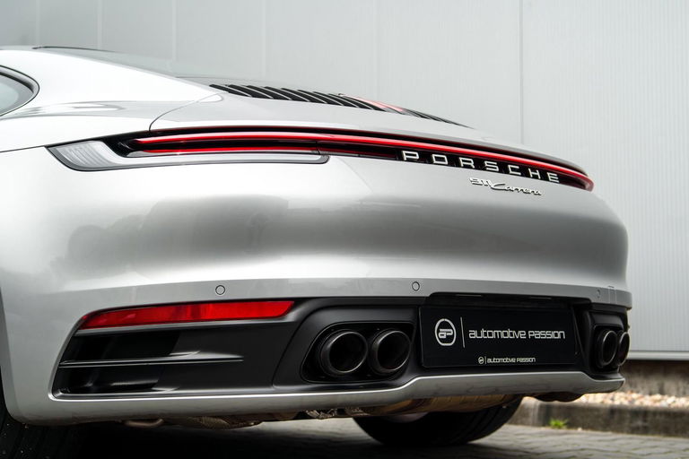 Porsche 992 Carrera