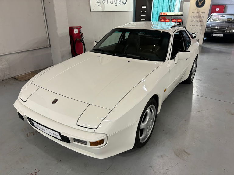 Porsche 944 Coupé