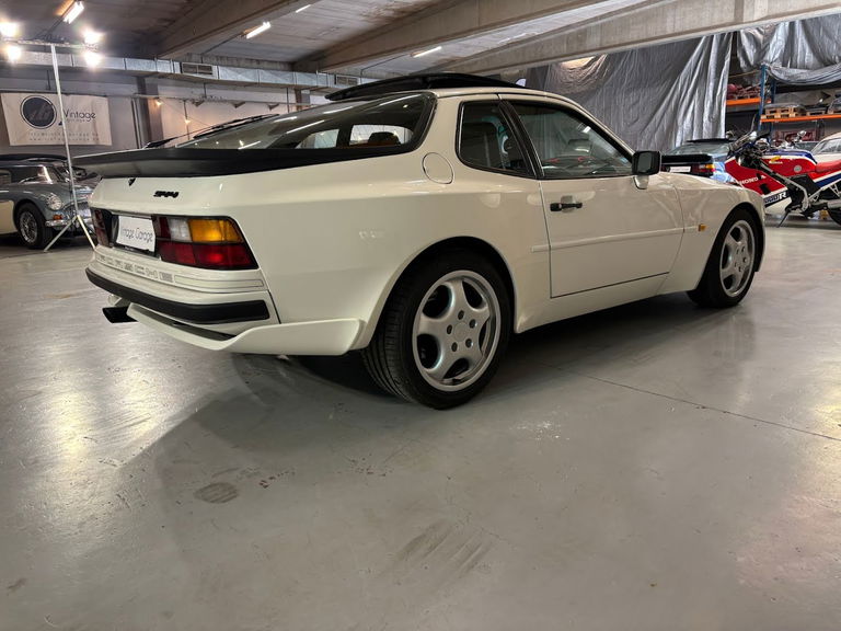 Porsche 944 Coupé