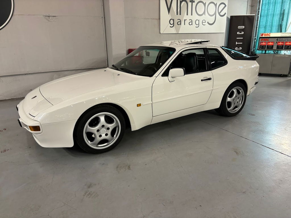 Porsche 944 Coupé