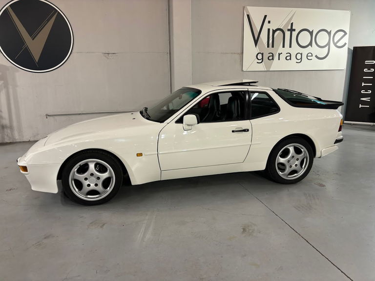 Porsche 944 Coupé