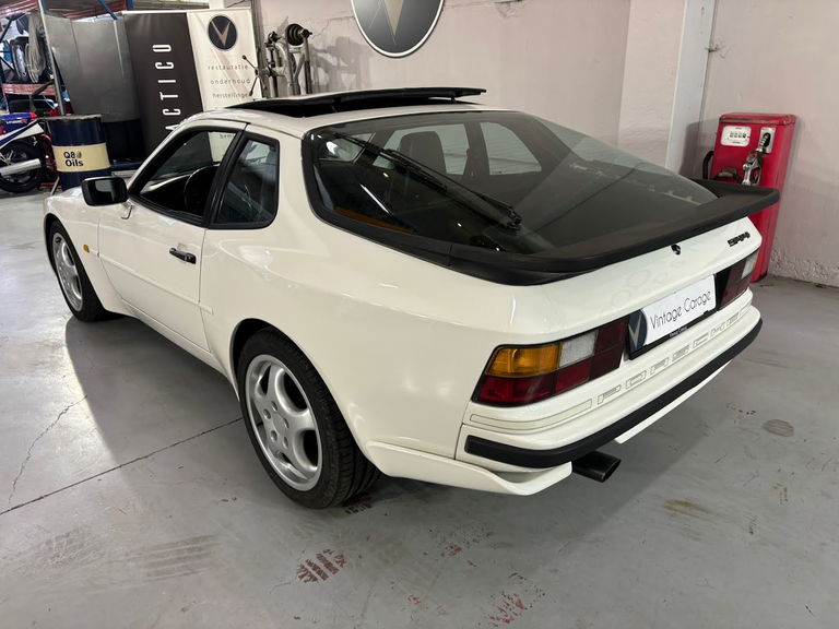 Porsche 944 Coupé