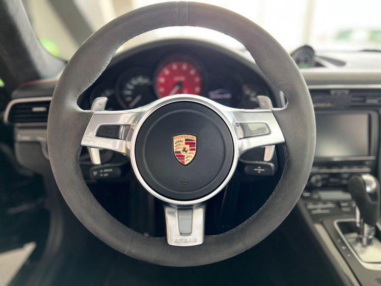 Porsche 991 Carrera GTS