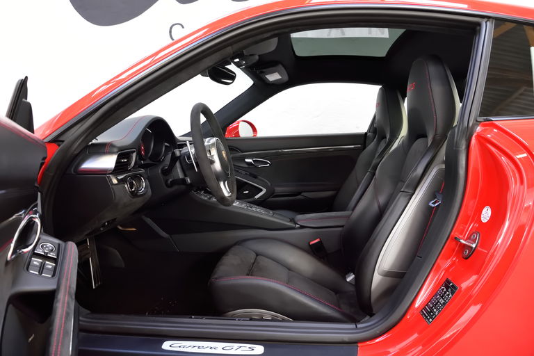 Porsche 991 Carrera GTS
