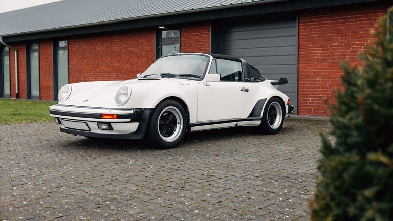 Porsche 911 Turbo 3.3 (US)