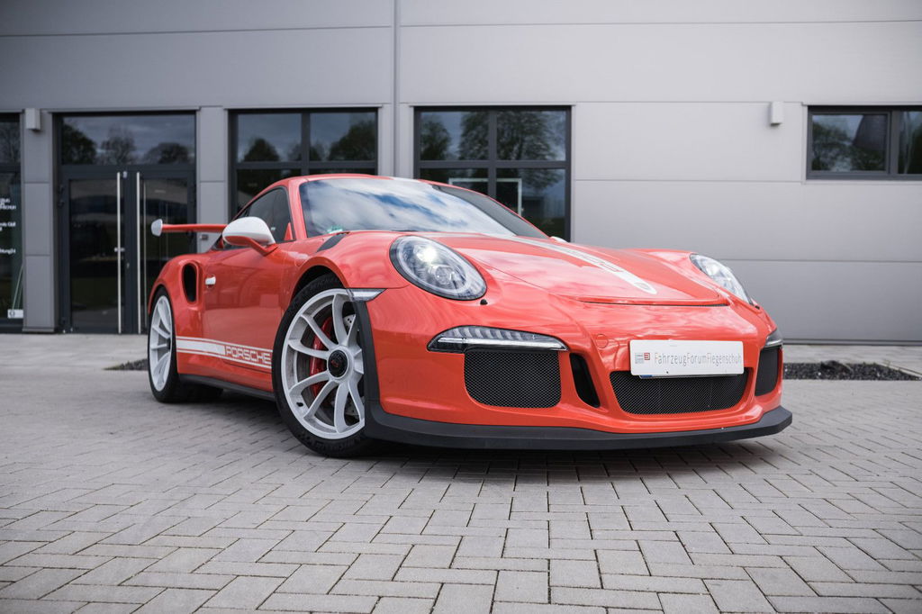 2017-porsche-911-gt3rs