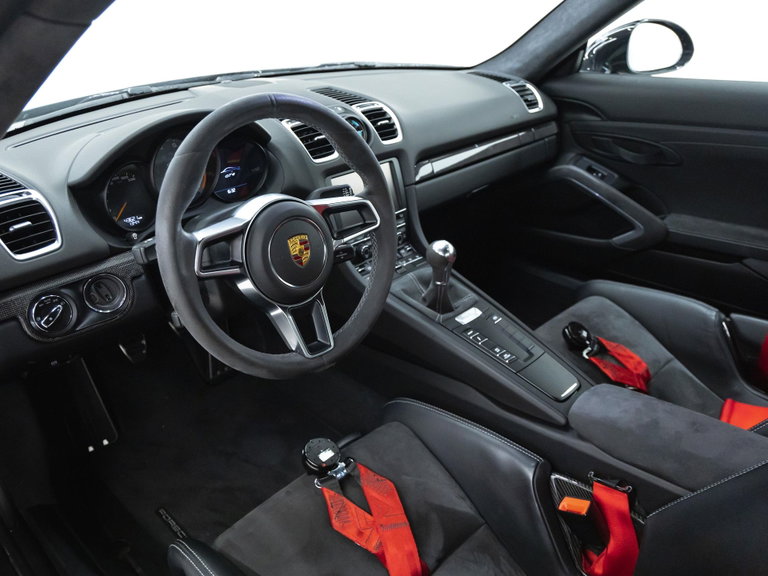 Porsche 981 Cayman GT4