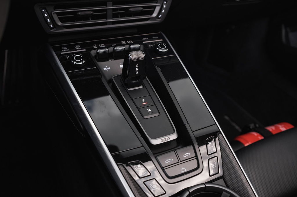 2022-porsche-911-turbo