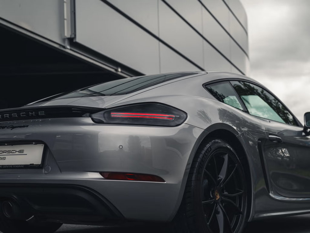 Porsche 718 Cayman