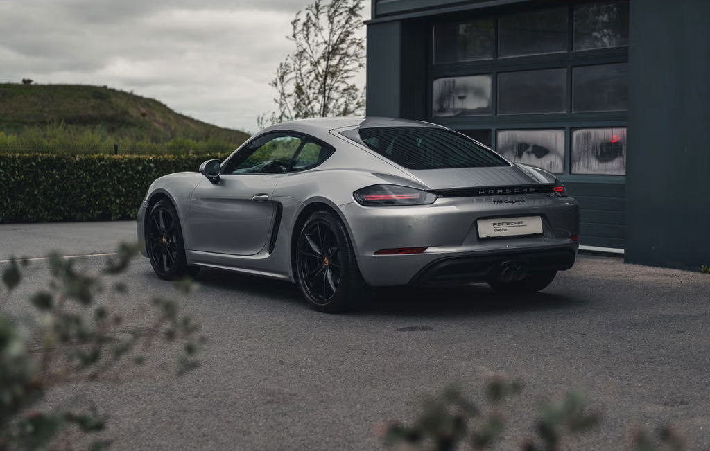 Porsche 718 Cayman