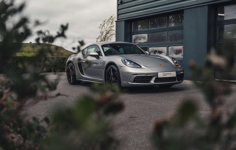 Porsche 718 Cayman