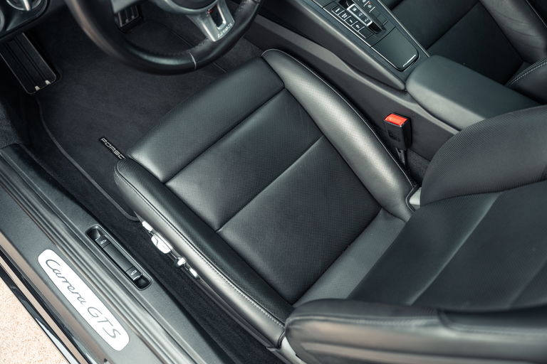 Porsche 991 Carrera GTS