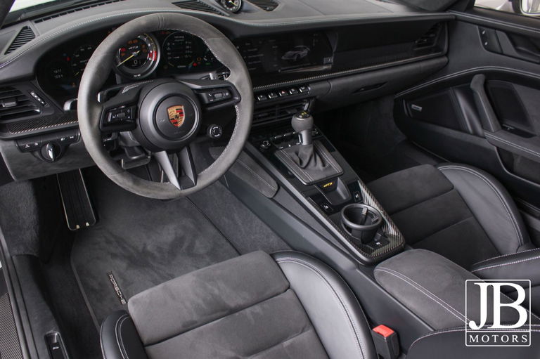 2022-porsche-911-gt3
