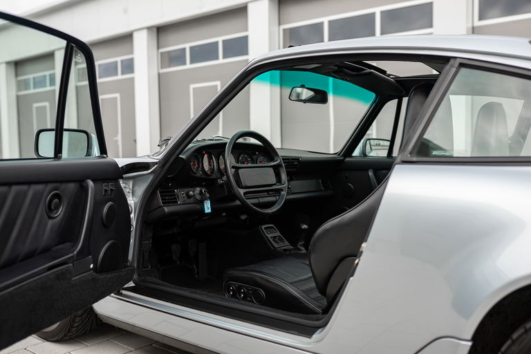 Porsche 964 Carrera 4