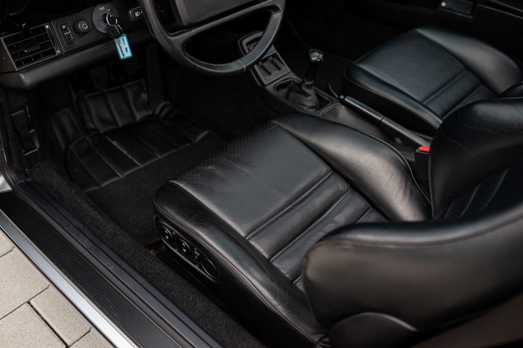 Porsche 964 Carrera 4